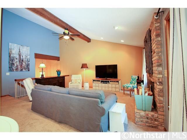 551 Sterling St S, Maplewood, MN 55119
