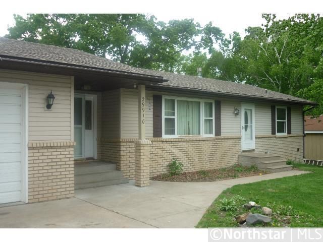 29910 Nathan Ct, Lindstrom, MN 55045