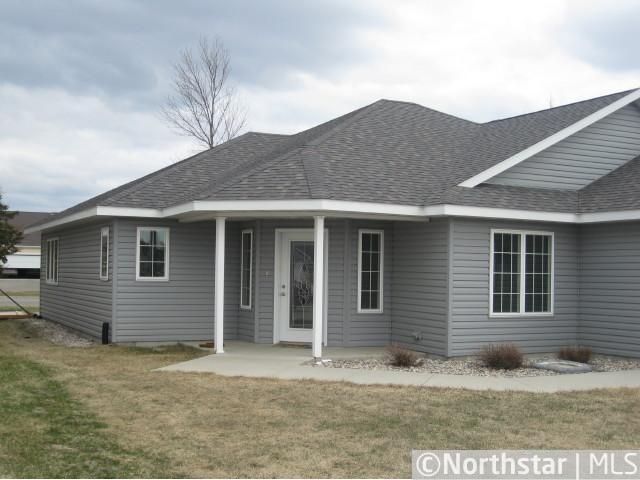 105 Carson Dr, Mankato, MN 56001