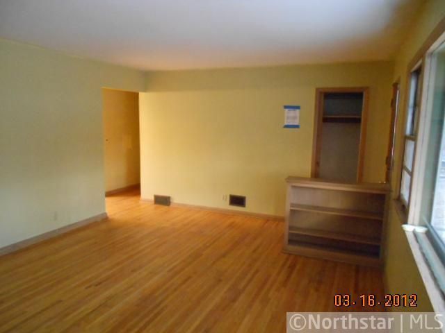 3906 Burquest Ln, Brooklyn Center, MN 55429