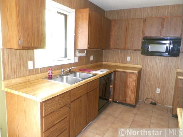 10840 Robinson Dr NW, Coon Rapids, MN 55433