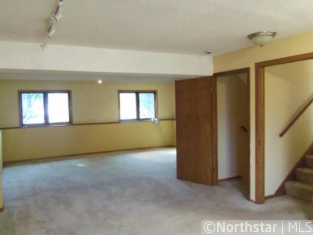567 Witt Ct, Vadnais Heights, MN 55127
