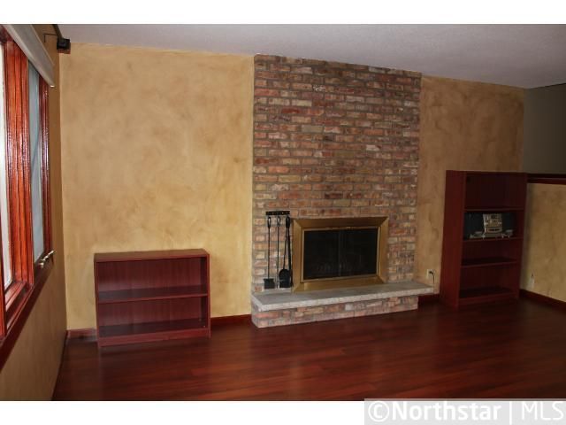 88 Birnamwood Dr, Burnsville, MN 55337