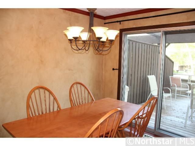 88 Birnamwood Dr, Burnsville, MN 55337
