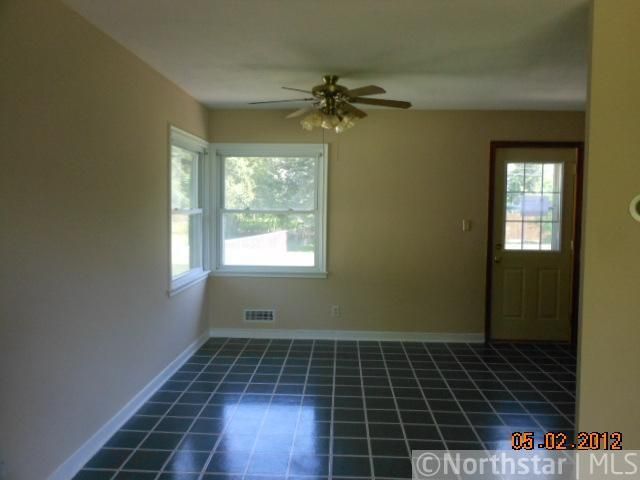 2329 Shawnee Dr, North Saint Paul, MN 55109