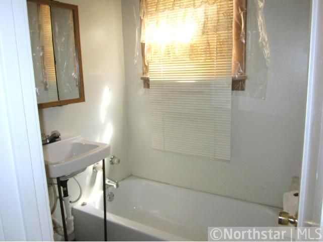 836 Cook Ave E, Saint Paul, MN 55106