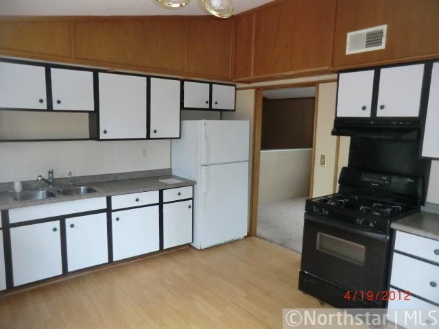 561 Locust Ln, Taylors Falls, MN 55084