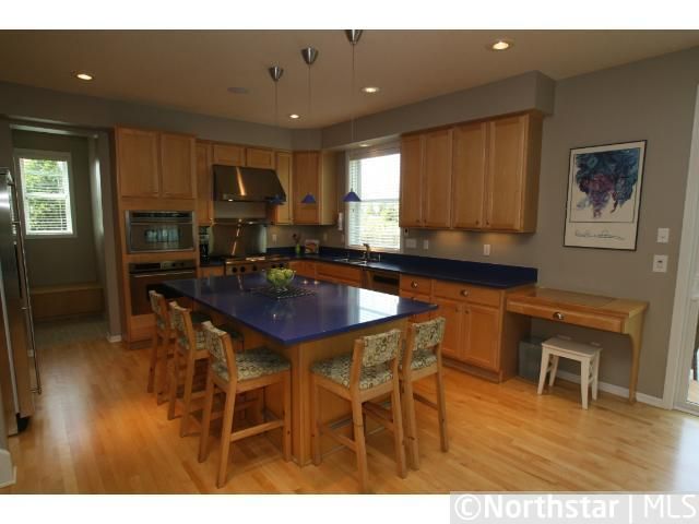 625 Summerfield Dr, Chanhassen, MN 55317