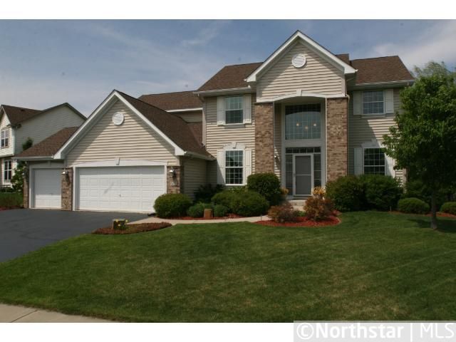 625 Summerfield Dr, Chanhassen, MN 55317