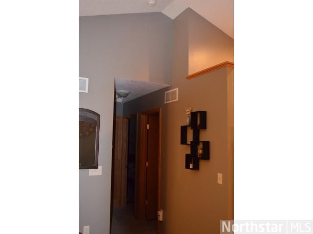 5951 Goodview Trail Alcove N, Hugo, MN 55038