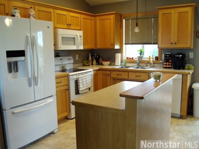 5951 Goodview Trail Alcove N, Hugo, MN 55038