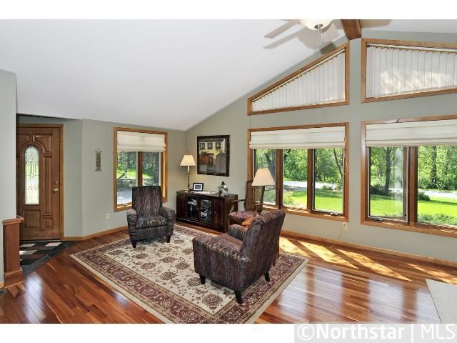 1607 Crosby Rd, Wayzata, MN 55391