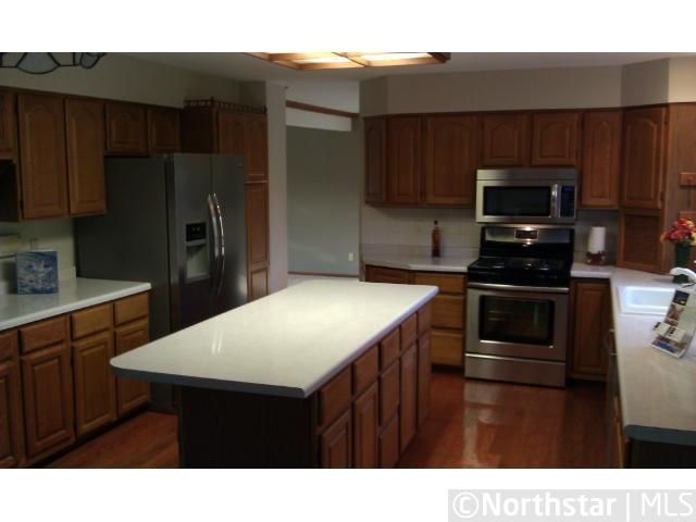 13805 Sunset Lake Dr, Burnsville, MN 55337