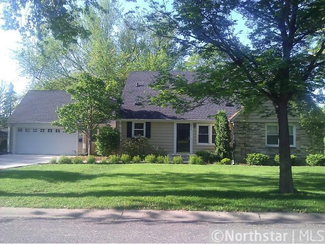 210 Wayside Rd W, Hopkins, MN 55343