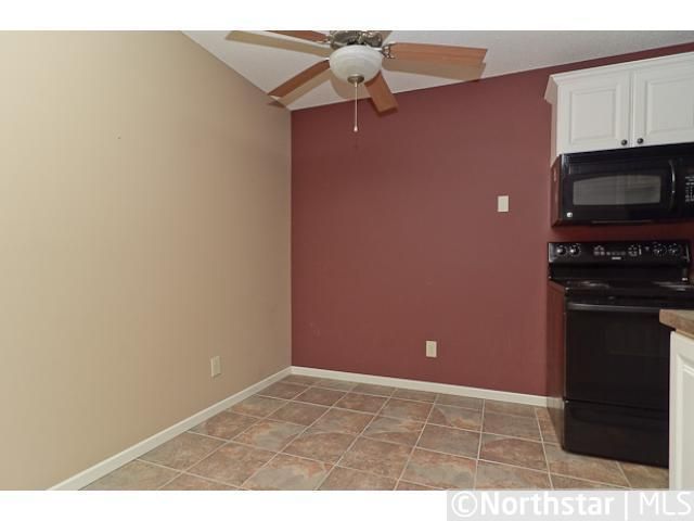 2011 E 122nd St #D17, Burnsville, MN 55337