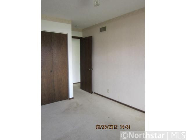 1541 S Oberlin Cir, Fridley, MN 55432