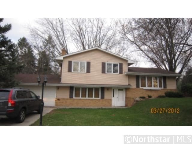 11405 River Hills Dr, Burnsville, MN 55337