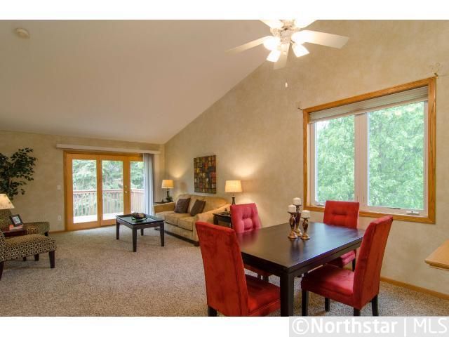 907 White Oak Ct, New Brighton, MN 55112