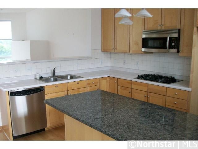 2309 River Pointe Cir, Minneapolis, MN 55411
