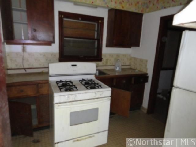 892 Edgerton St, Saint Paul, MN 55101