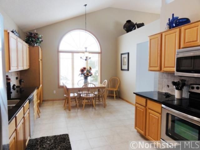 6047 N Ridge Dr, Savage, MN 55378