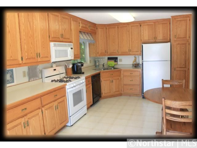 10211 Nightingale St NW, Coon Rapids, MN 55433