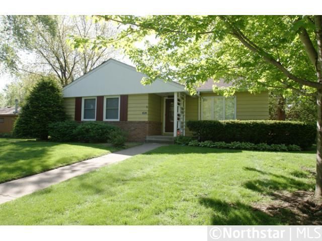 1462 Price Ave, Maplewood, MN 55109