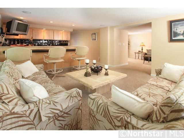 11400 Lorry Ln, Minnetonka, MN 55305