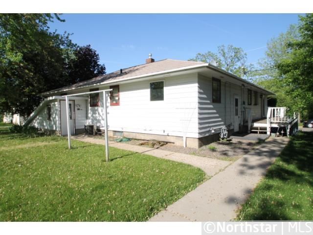 411 N 4th Ave E, Melrose, MN 56352