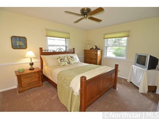 12816 Melody Ln, Minnetonka, MN 55305