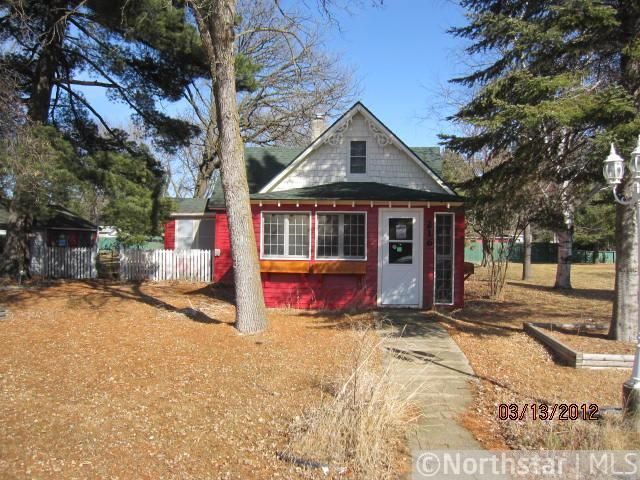 216 E Park Ave, Backus, MN 56435