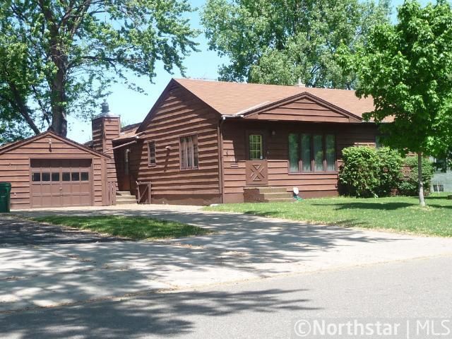 2118 Brookview Dr, Brooklyn Center, MN 55430