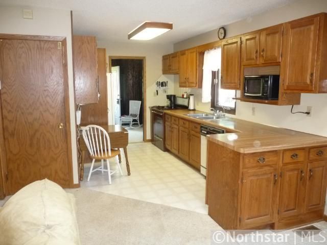 2118 Brookview Dr, Brooklyn Center, MN 55430