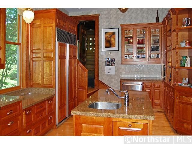 35 Langford Pk, Saint Paul, MN 55108