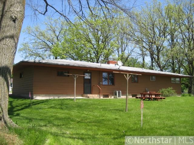 136 E 6th St, Randall, MN 56475
