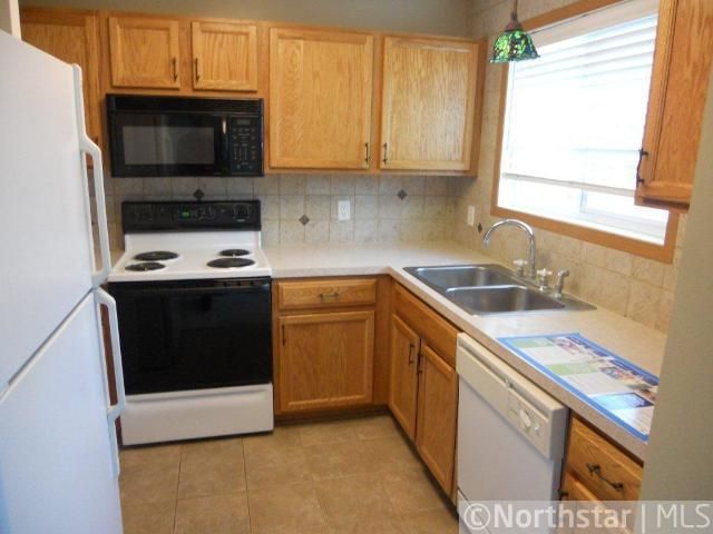 15551 Foghorn Ln, Apple Valley, MN 55124
