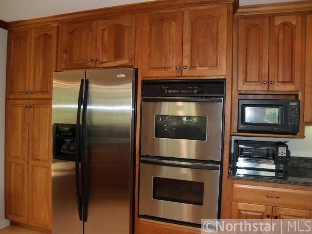 15025 Ironwood Ct, Eden Prairie, MN 55346
