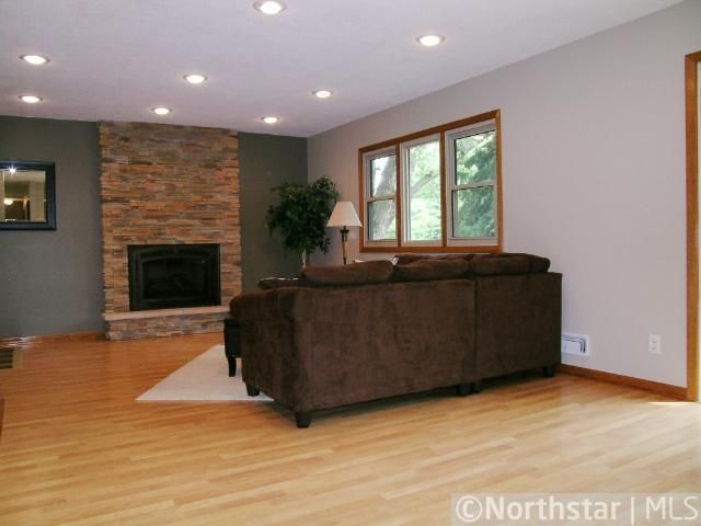 1533 2nd St SW, New Brighton, MN 55112
