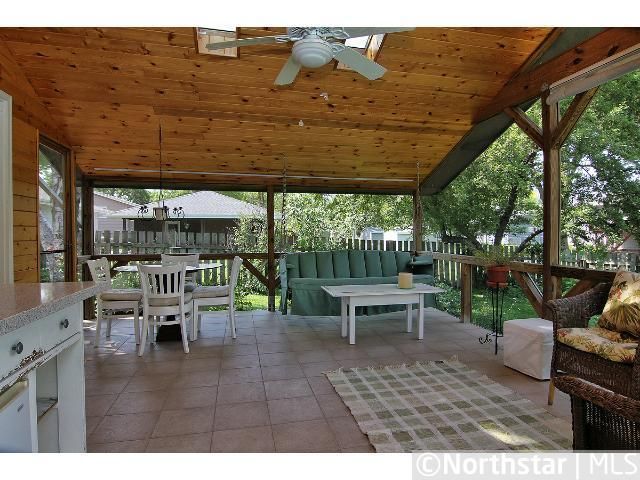9403 Valley Forge Ln N, Maple Grove, MN 55369