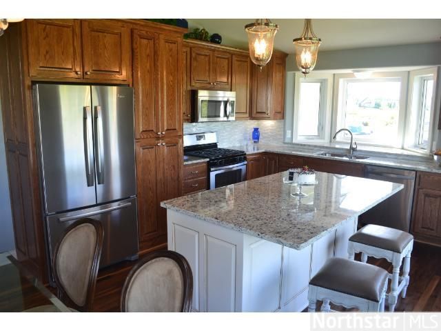 4736 Greenhaven Dr, Vadnais Heights, MN 55127
