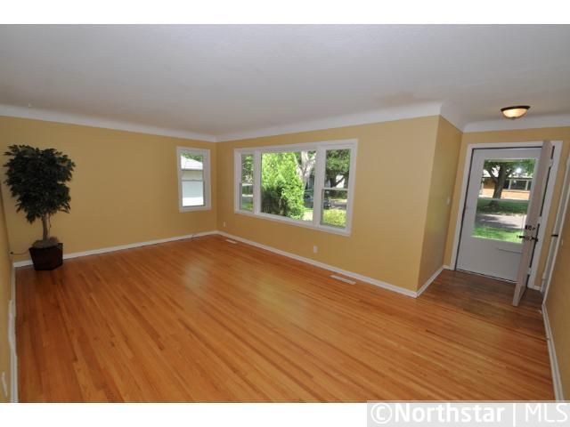 424 Nebraska Ave E, Saint Paul, MN 55130
