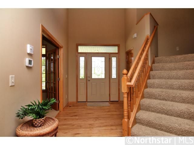 929 Ridgecrest Dr, Carver, MN 55315