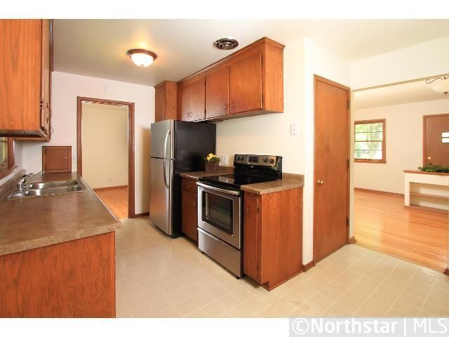 300 Grove Pl, Edina, MN 55343