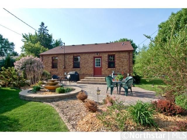 1391 Ryan Ave W, Roseville, MN 55113