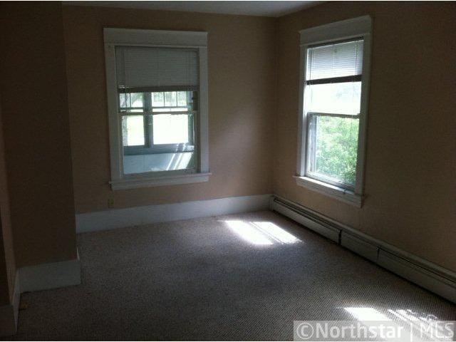 1123 Chatsworth St N, Saint Paul, MN 55103