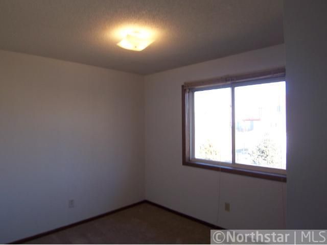 4877 Helena Rd N, Oakdale, MN 55128