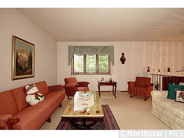 1888 Field Ave, Saint Paul, MN 55116