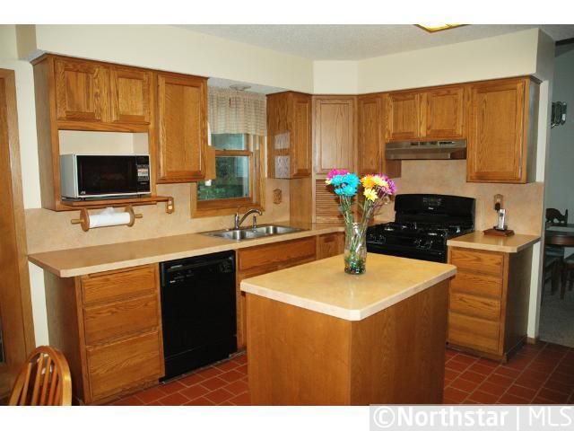 275 Crestview Dr, Hastings, MN 55033