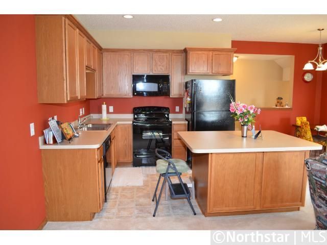 2569 136th St W, Rosemount, MN 55068