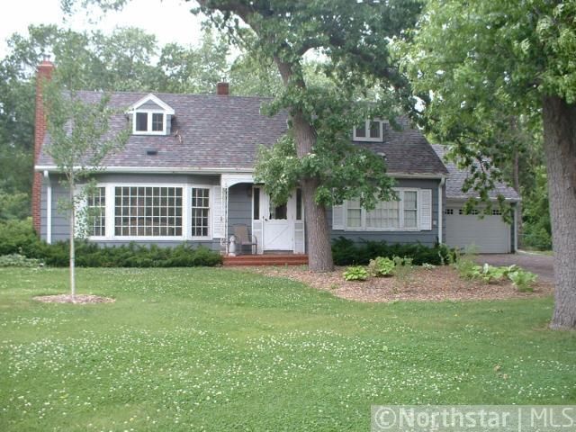 8025 Regent Ave N, Brooklyn Park, MN 55443